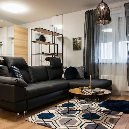 Danubio****2 Bedrooms-Be In The Center Of It All! Budapest Esterno foto